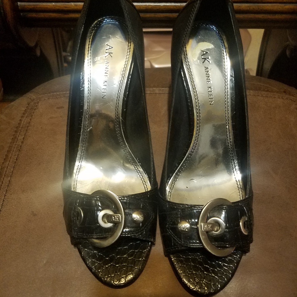 Anne Klein heals